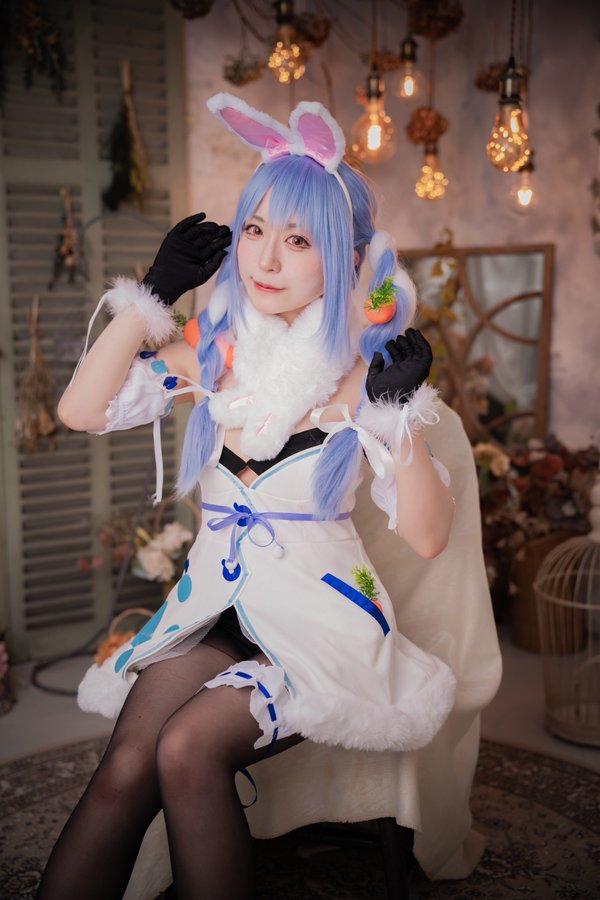 コスプレ「兎田ぺこら」のなり方｜衣装・ウィッグ・カラコンなど 