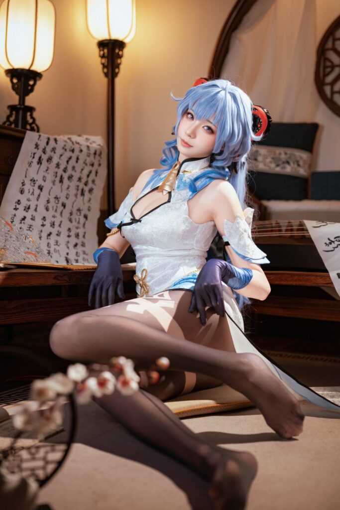 甘雨のコスプレをする遥さん