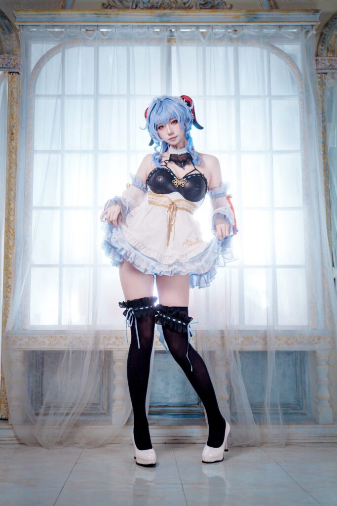 甘雨のコスプレをする遥さん