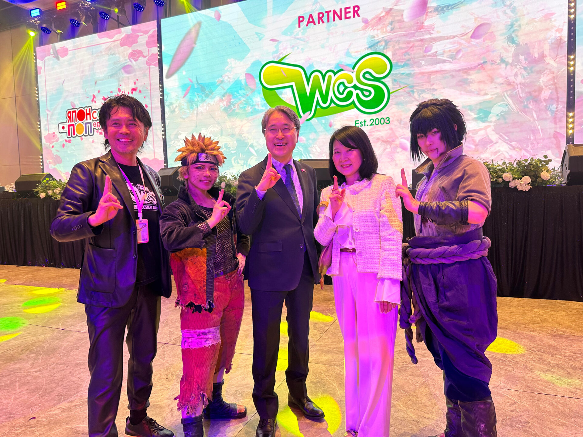 モンゴルの日本大使館の皆様、WCS代表との写真。