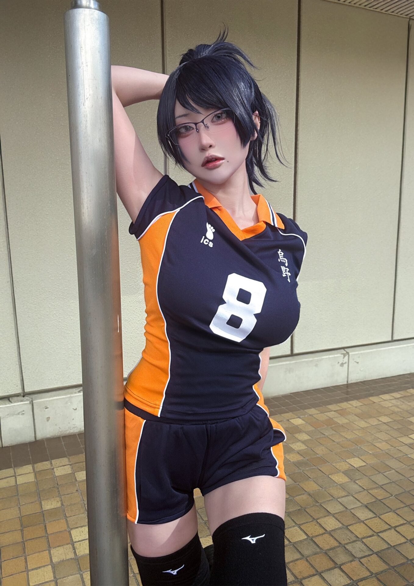 清水潔子のコスプレをするカモミールさん