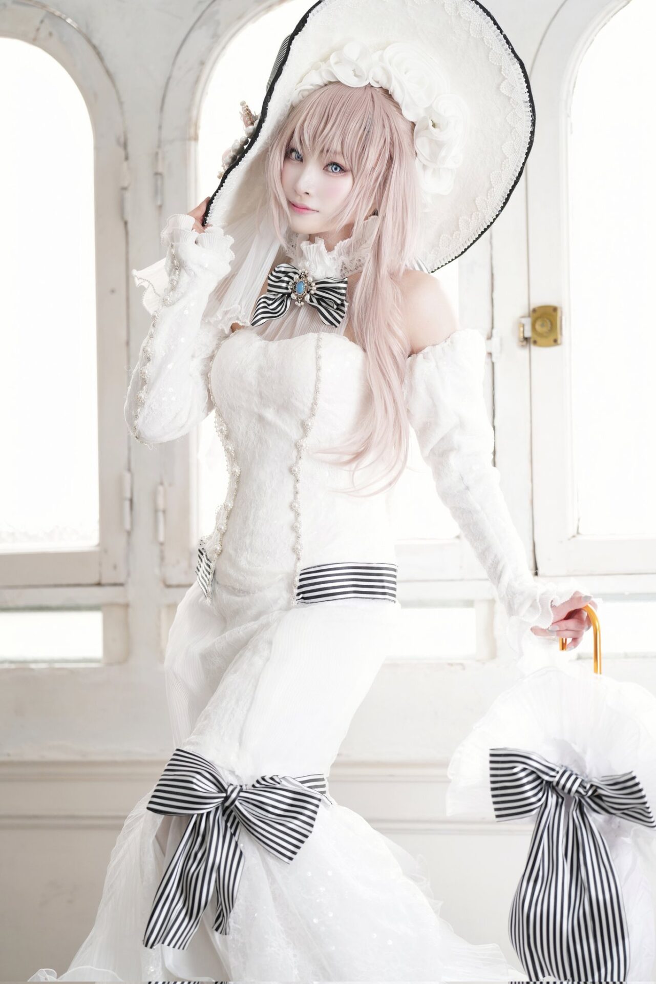 巡音ルカのコスプレをするサリエさん