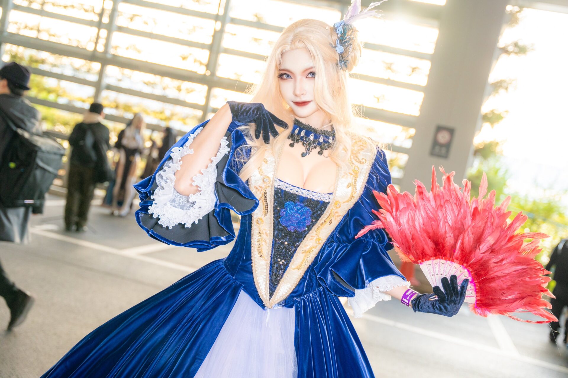 レミリアのコスプレをするサリエさん