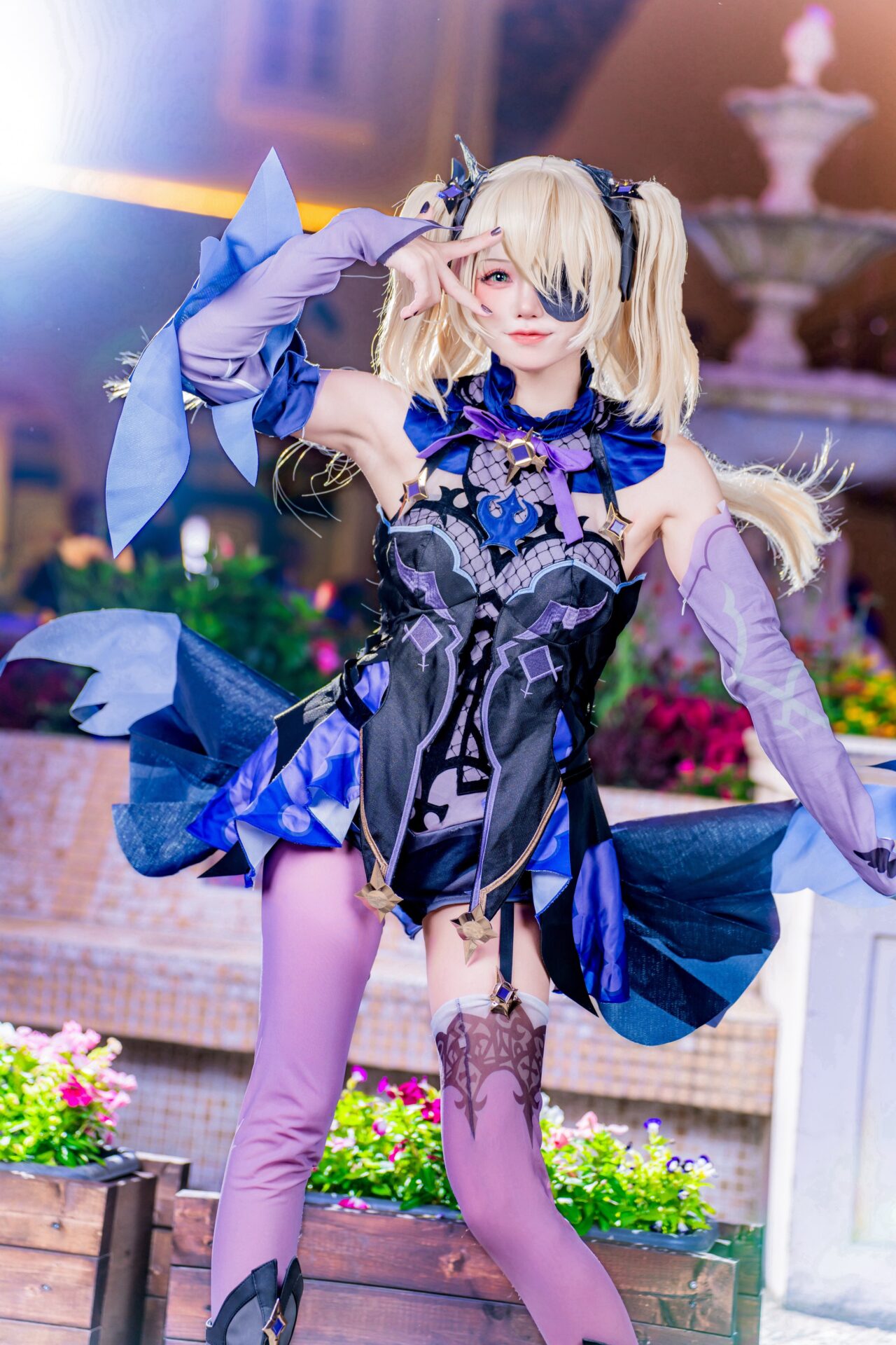 フィッシュルのコスプレをするちゃまゑもんさん