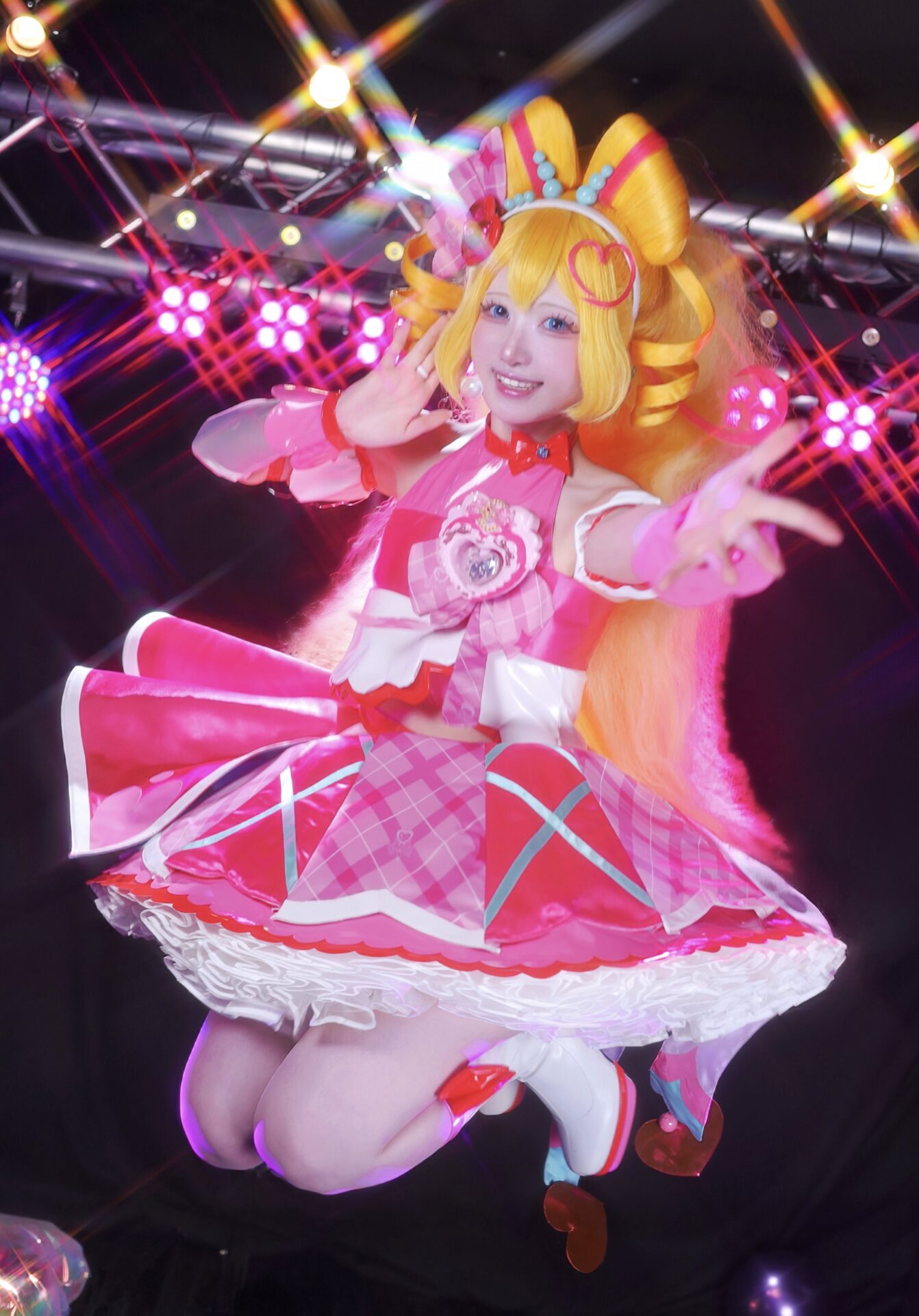 キュアアイドルのコスプレをする綾乃森なつめさん