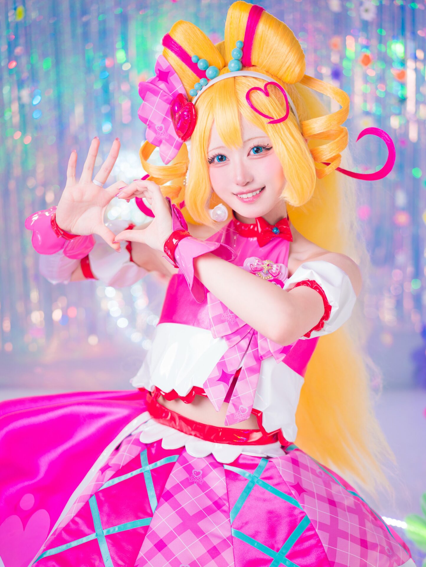 キュアアイドルのコスプレをする綾乃森なつめさん