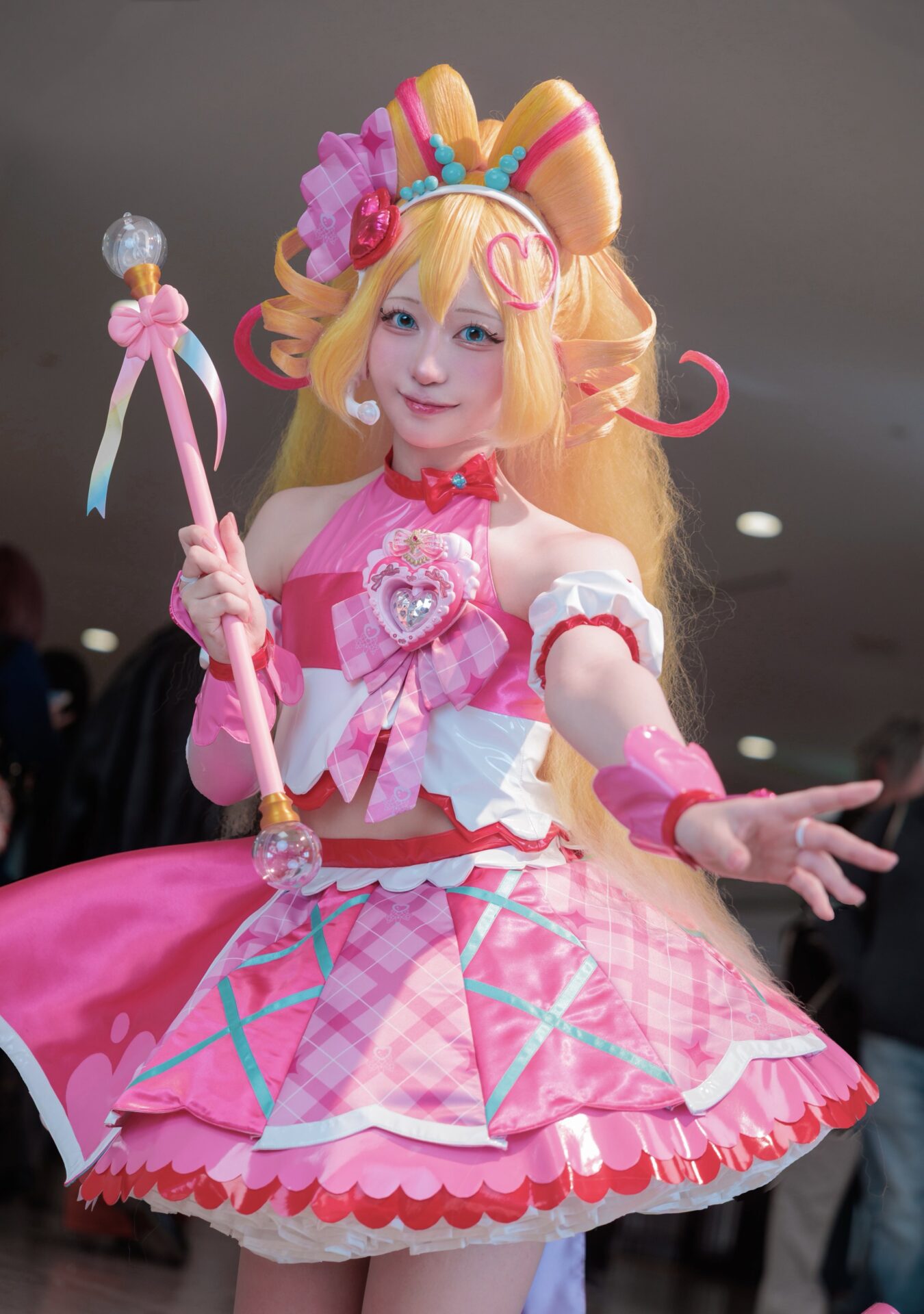 キュアアイドルのコスプレをする綾乃森なつめさん