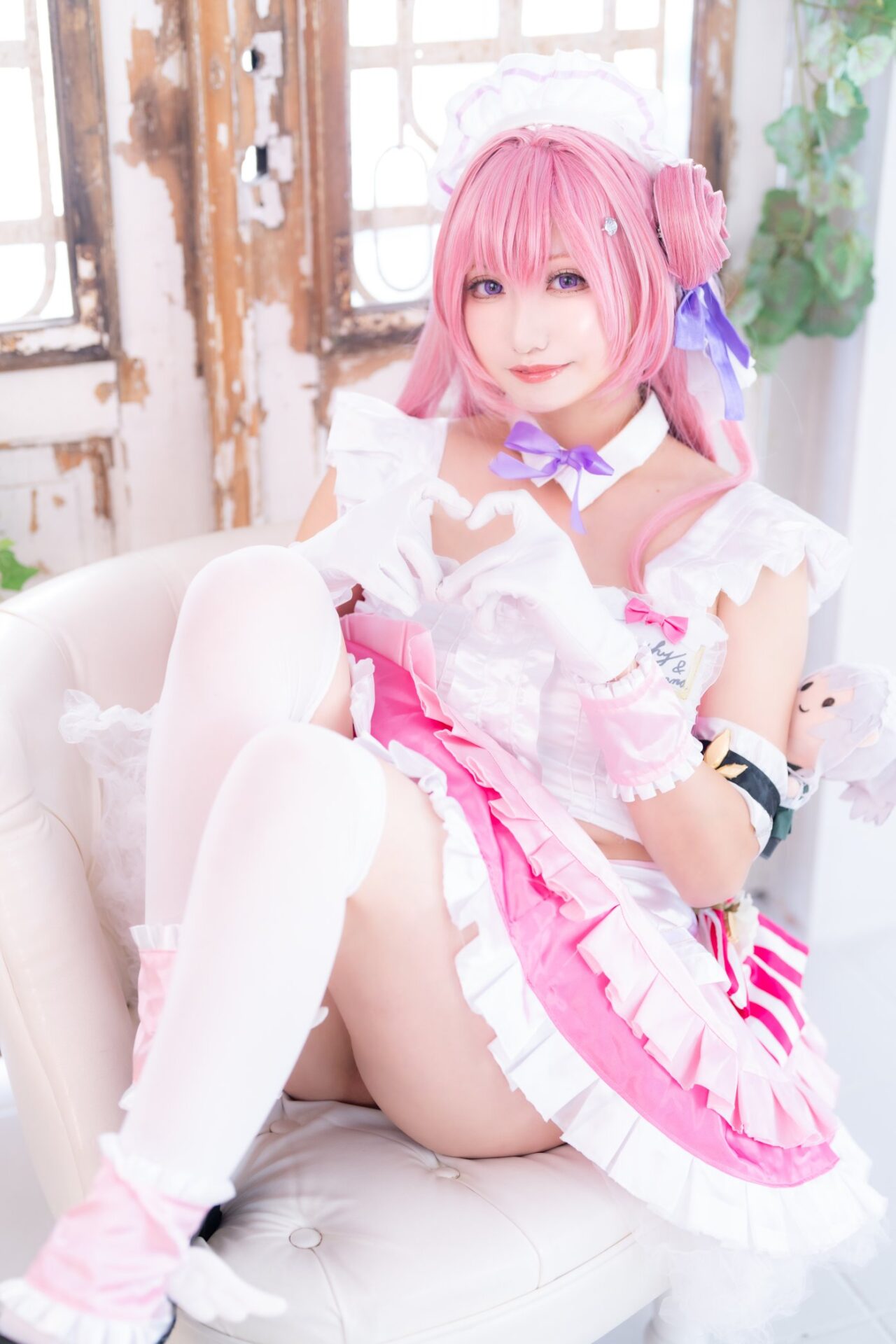 ドロシーのコスプレをする雲母凪帆さん