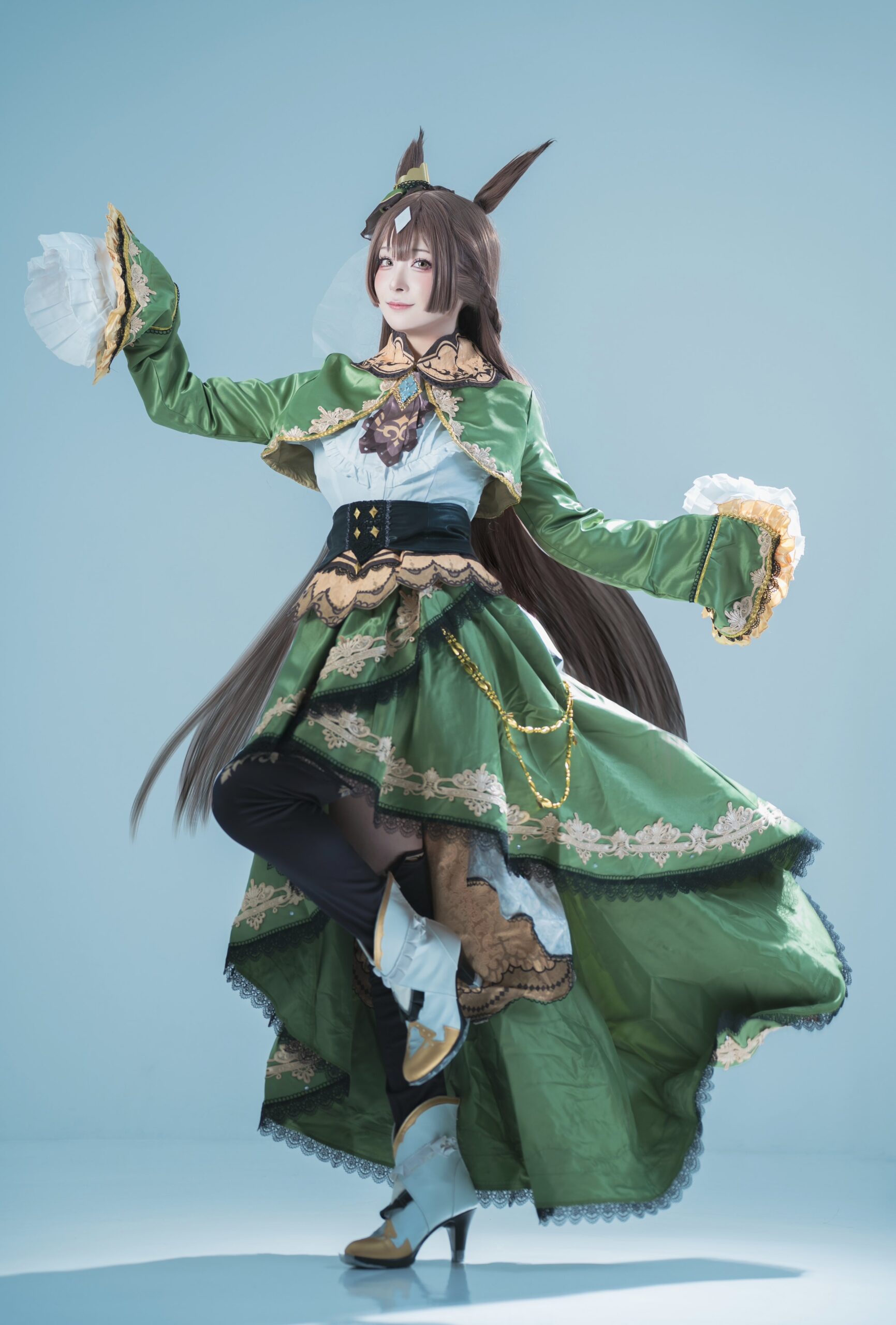 サトノダイヤモンドのコスプレをするりょうらさん