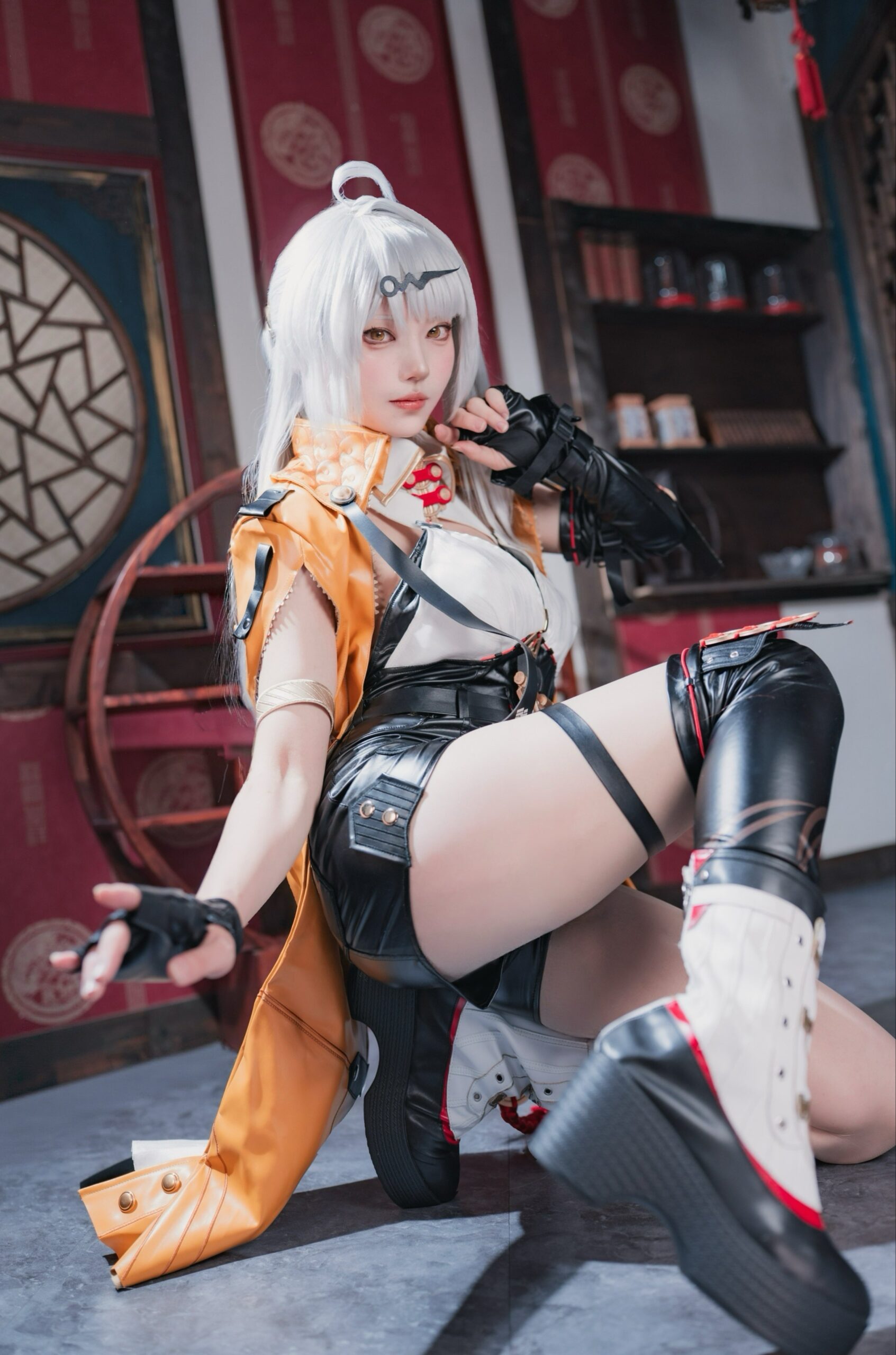 儀玄のコスプレをする緋月かりらさん