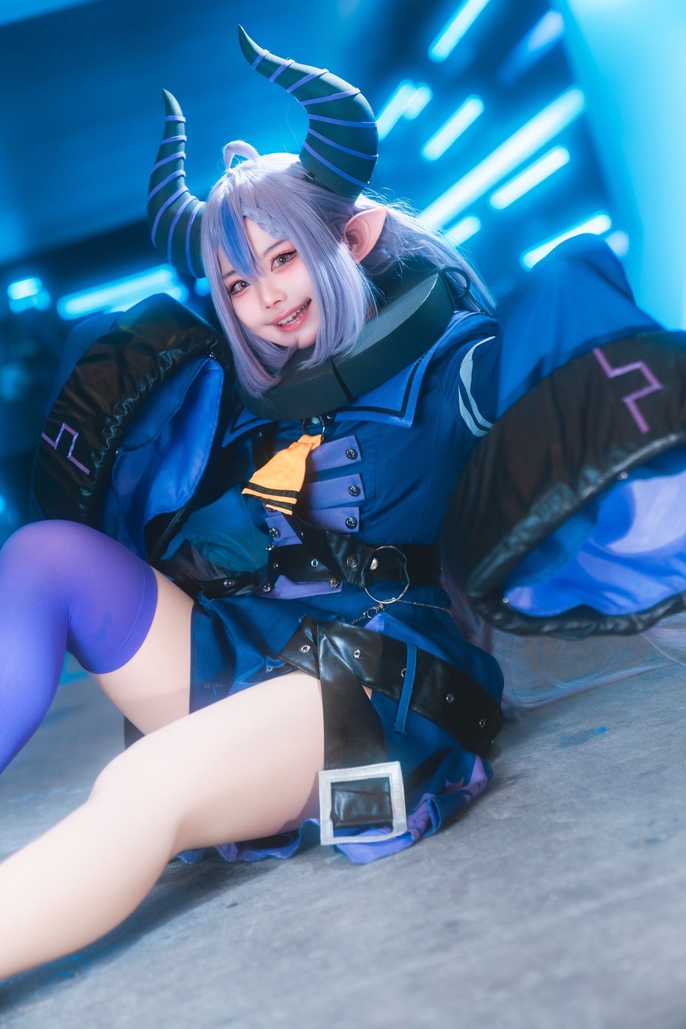 ラプラス・ダークネスのコスプレをする月城りあさん