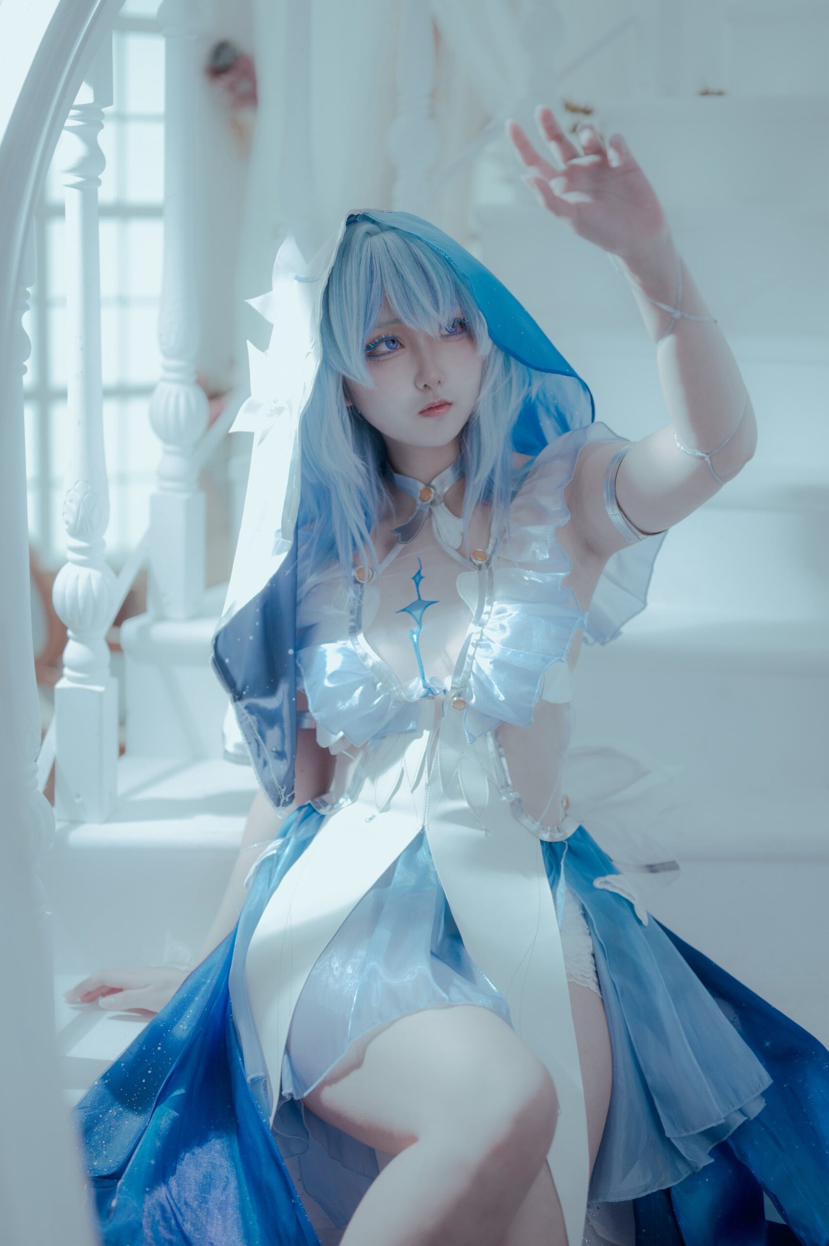 ショアキーパーのコスプレをするしのや しのさん