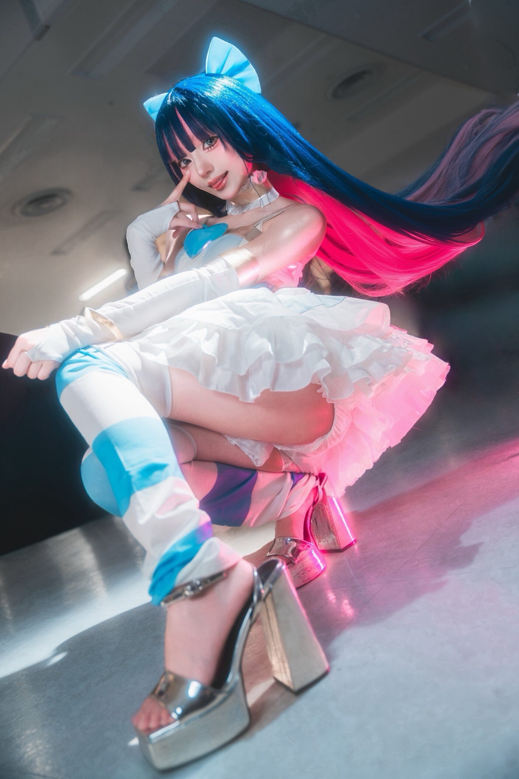 コスプレタイムズ | コスプレイヤー【あこ】|寂しがり屋だけど意外と常識人な美少女VTuber「橘ひなの」コスプレ - IMG_9351 ストッキングのコスプレをするあこさん