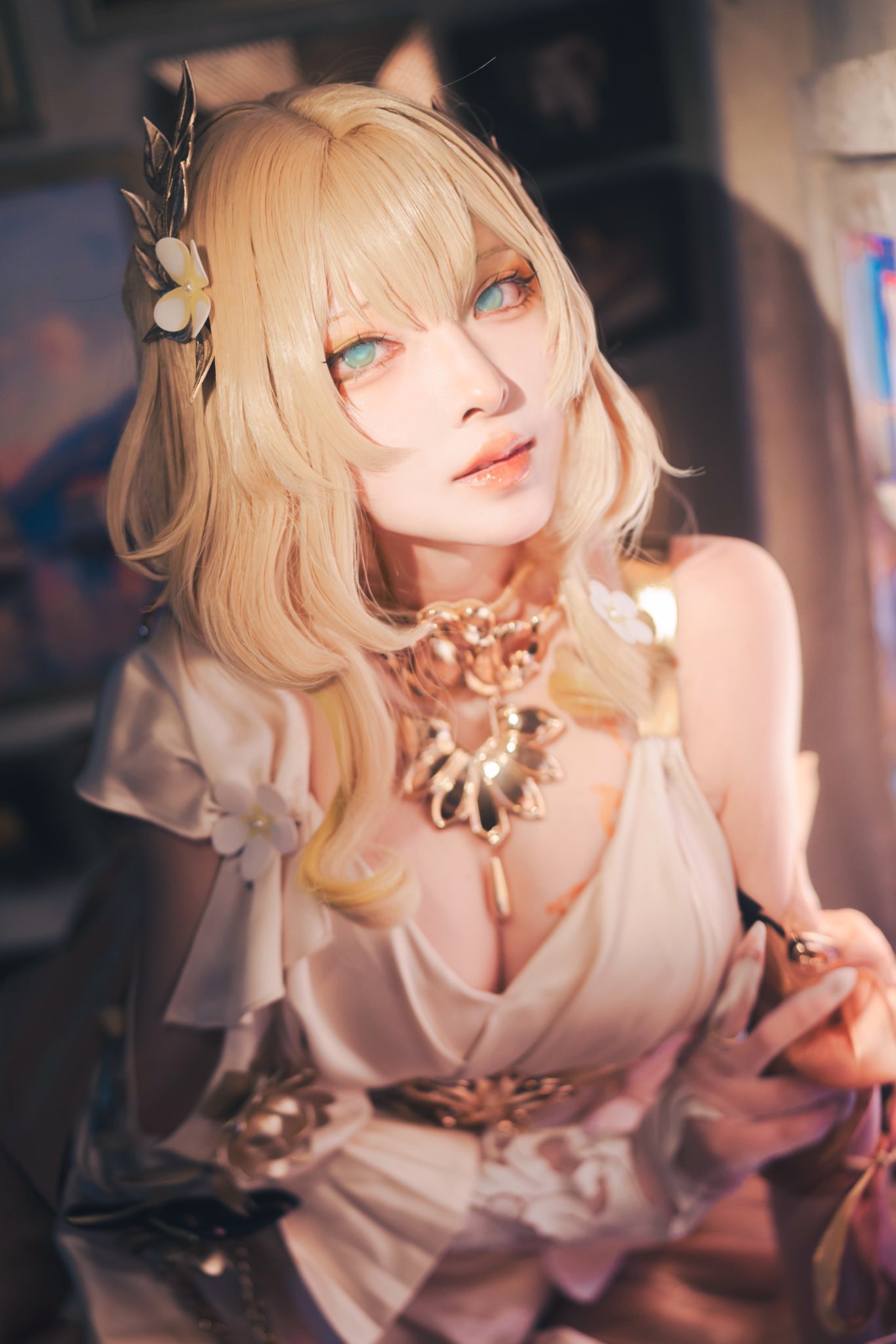 アグライアのコスプレをする幸まるさん