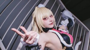 コスプレタイムズ | コスプレイヤー【えびびちり】｜ヘビーでギャルな金髪美少女治安官「シーシィア」コスプレ - 5FB23108-D461-485A-9EF7-1B7F2FBECDEF