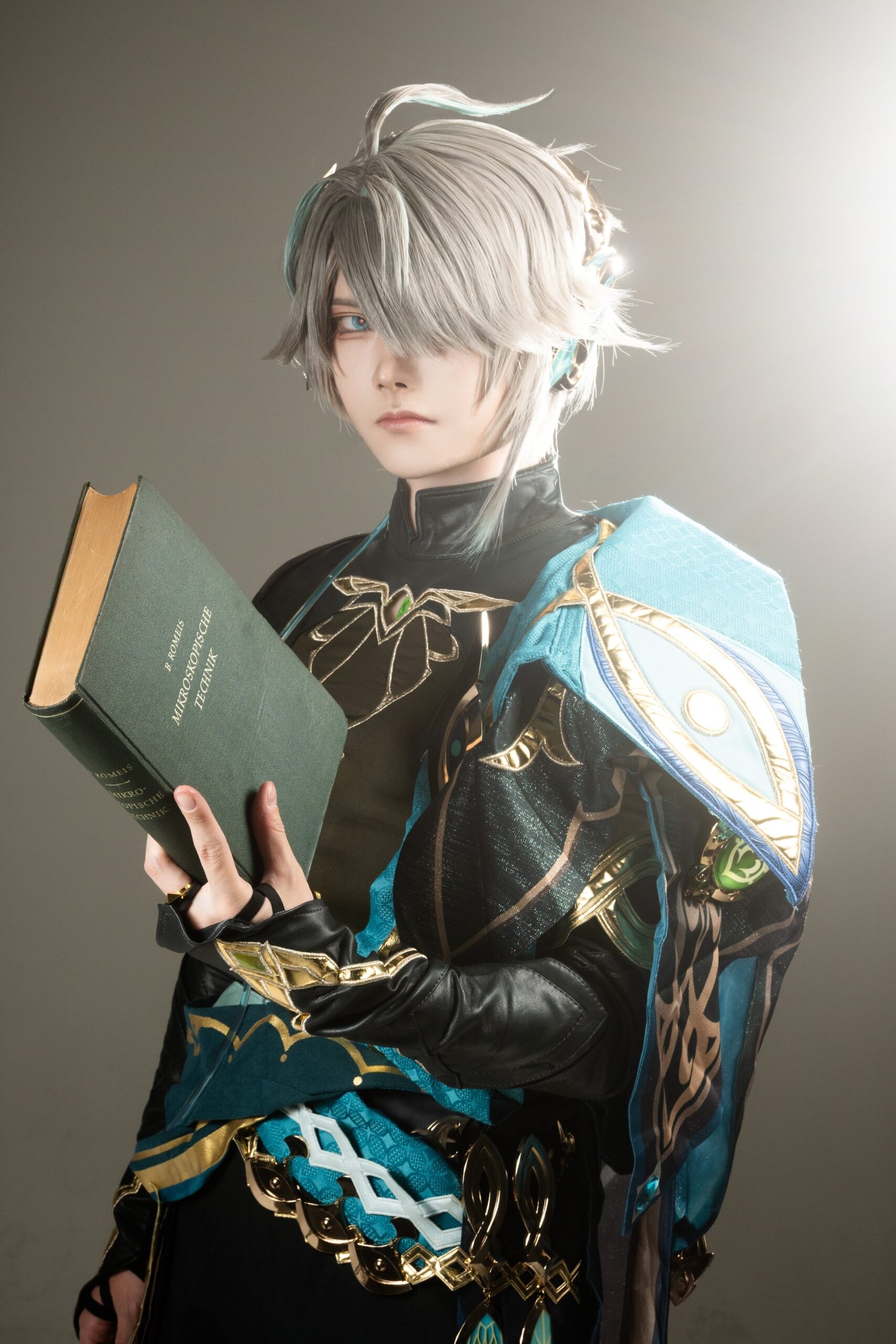 アルハイゼンのコスプレをするくれないさん
