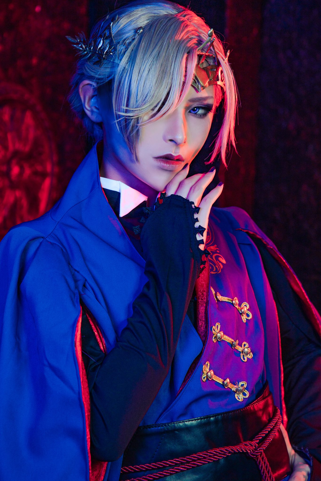 ヴィル・シェーンハイトのコスプレをするTOMOSUKEさん