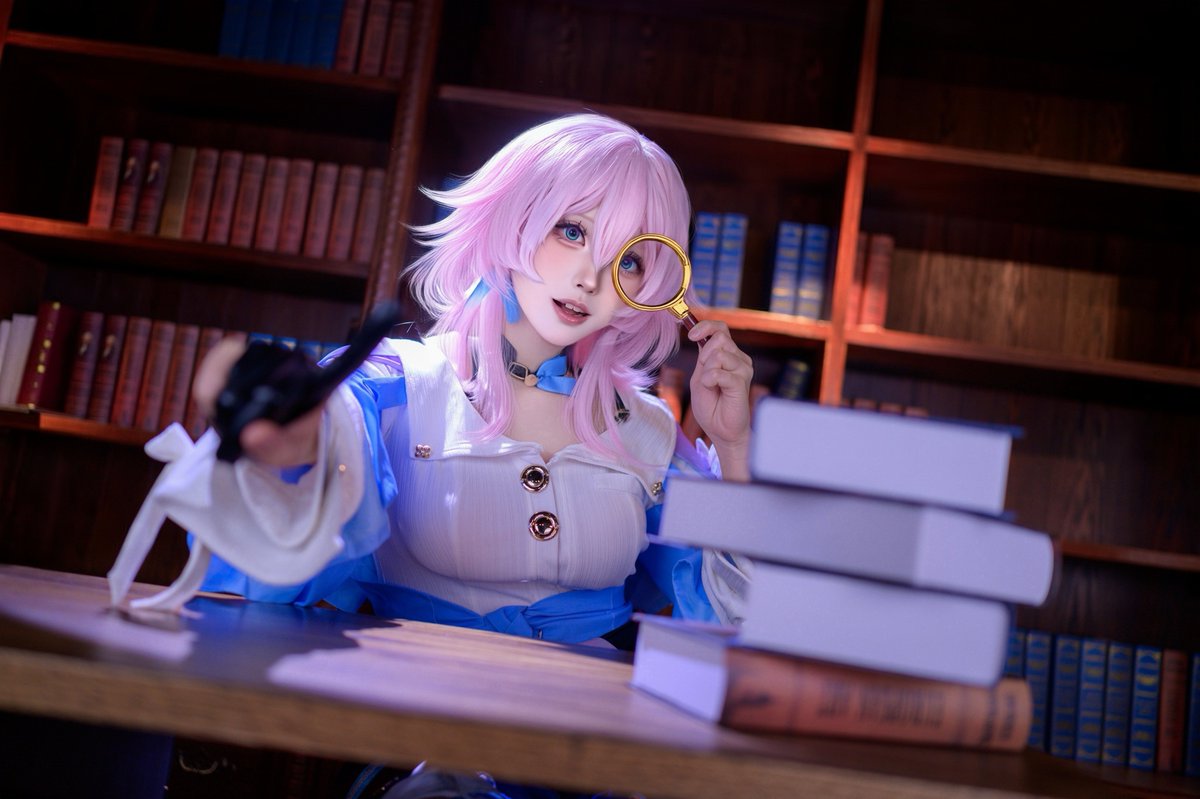 コスプレイヤー【ぴいち】|写真撮影好きなお茶目なピンク髪の少女「三月なのか」コスプレ
